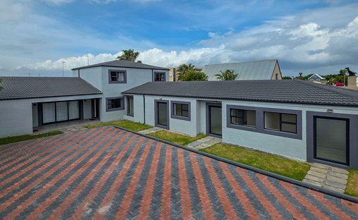 House in West Beach, Blaauwberg, Cape Town 1