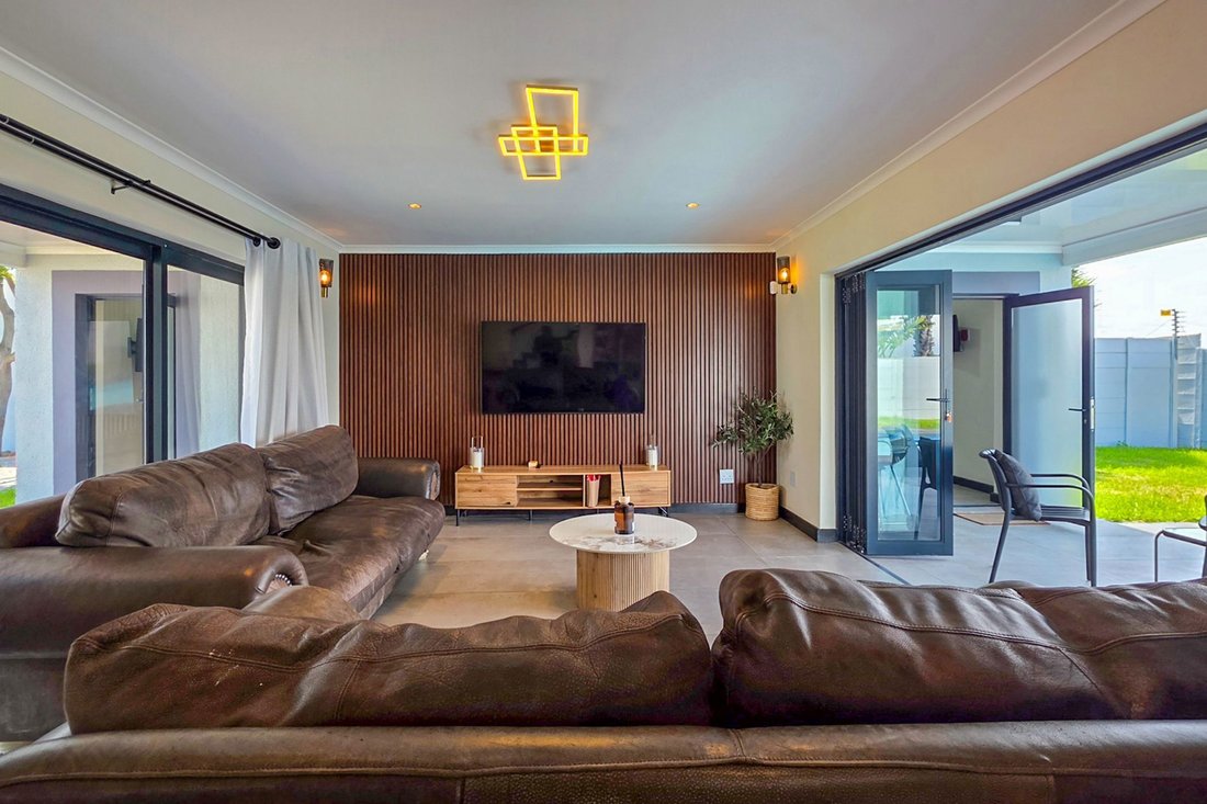 House in West Beach, Blaauwberg, Cape Town 3 - 19089272