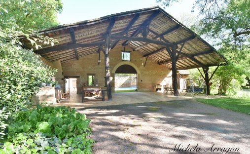 House in Pinel-Hauterive, Nouvelle-Aquitaine, France 1