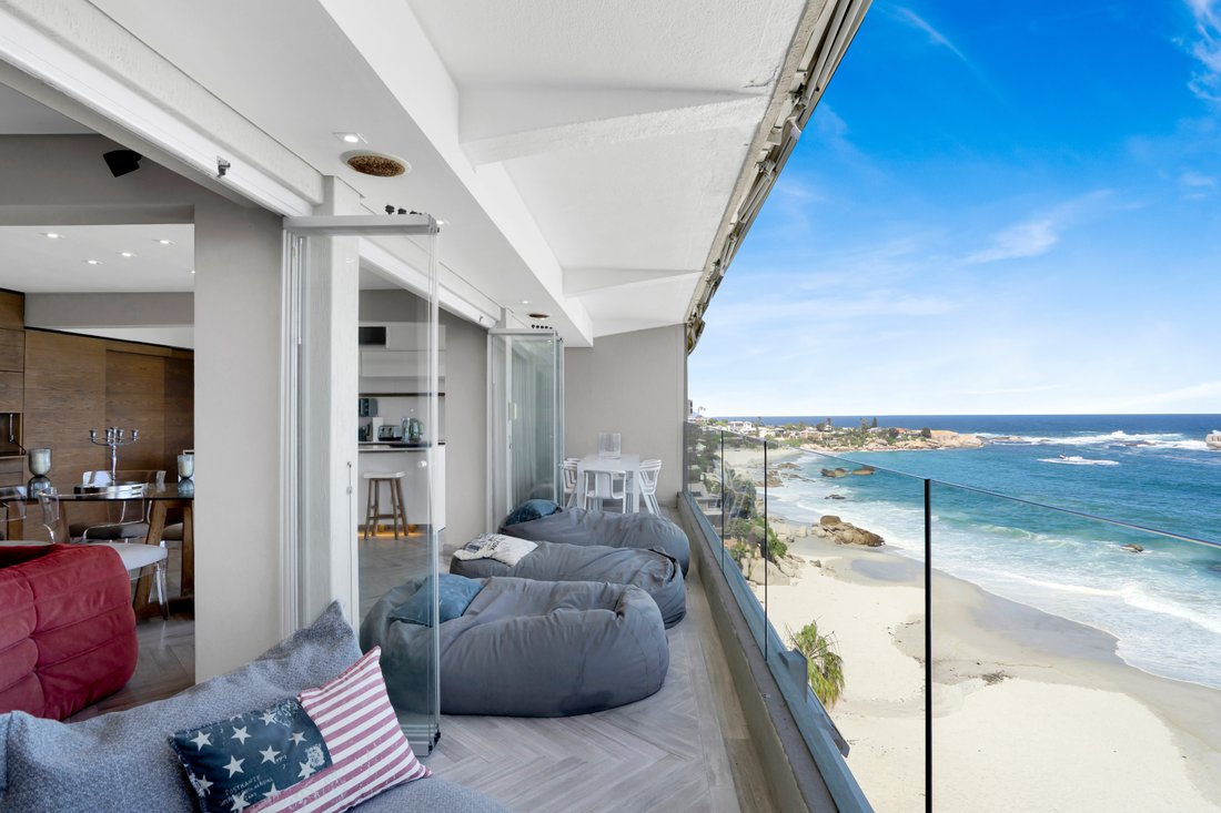 Apartment in Clifton, Atlantic Seaboard, Cape Town 5 - 19088675