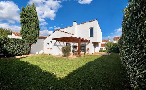 Haus in Peripherie, Le Boulou, Frankreich 1