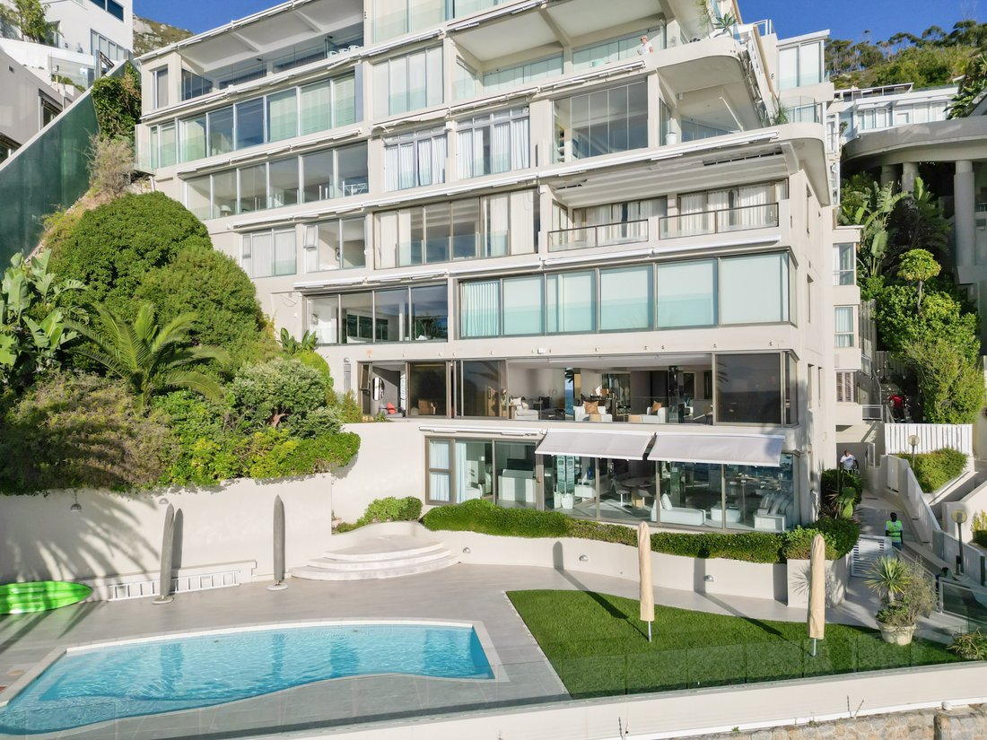 Apartment in Clifton, Atlantic Seaboard, Cape Town 1 - 19088675