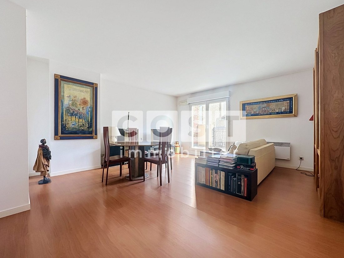 Apartment in Bois-Colombes, Ile-de-France, France 1 - 19091645