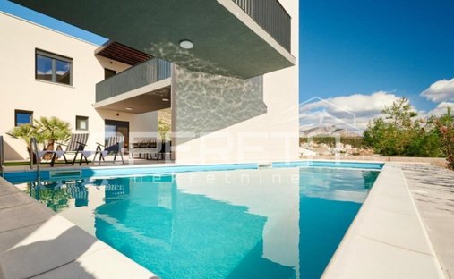 Villa à Dugi Rat, Split-Dalmatie, Croatie 1