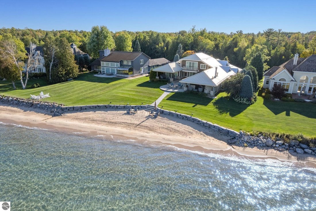 House in Charlevoix, Michigan, United States 3 - 19089386