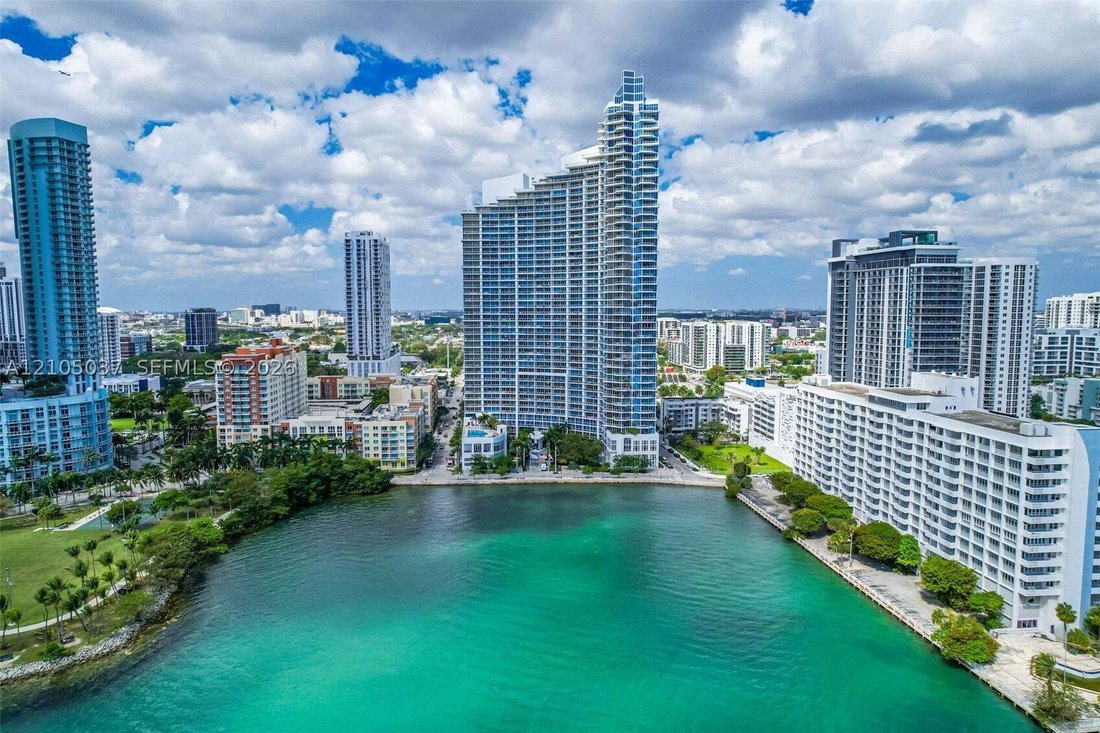 Condo in Miami, Florida, United States 1 - 19089731