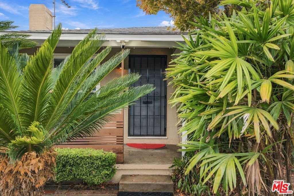 House in Los Angeles, California, United States 3 - 19090021