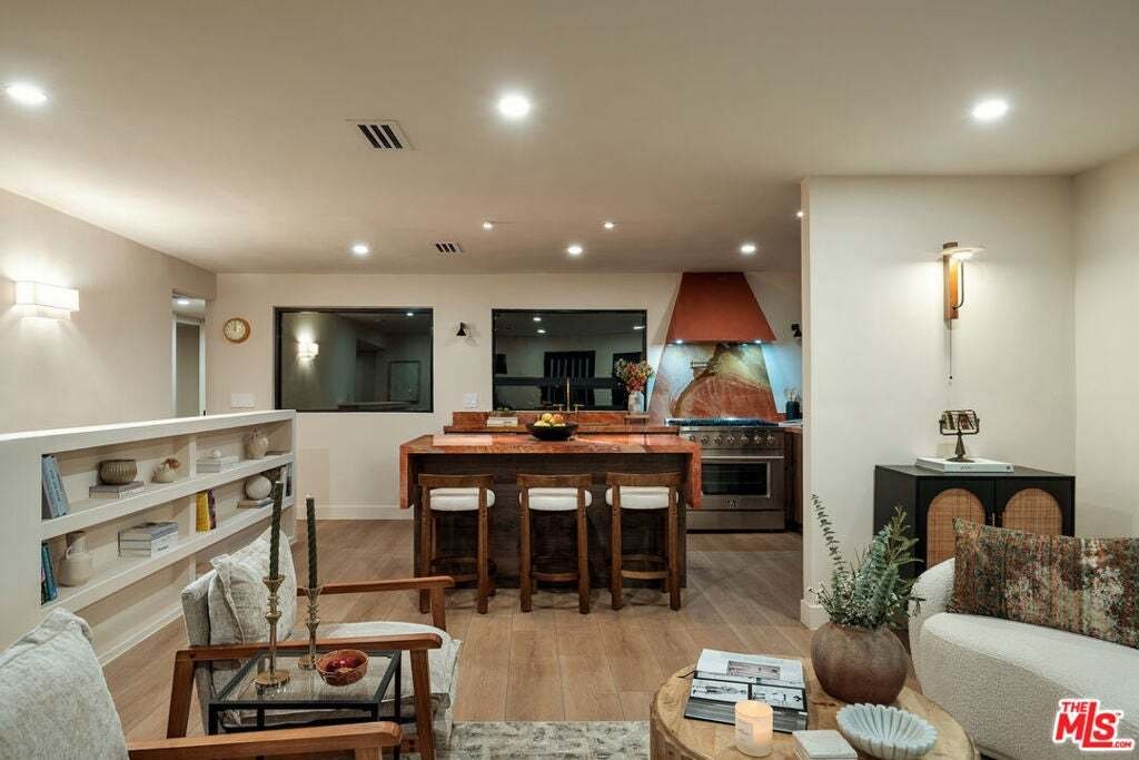 House in Los Angeles, California, United States 5 - 19090027