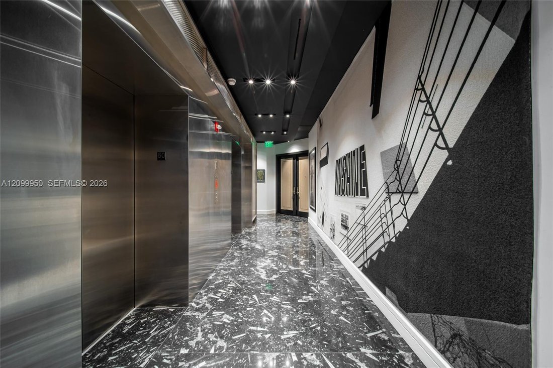 Condo in Miami, Florida, United States 5 - 19090437