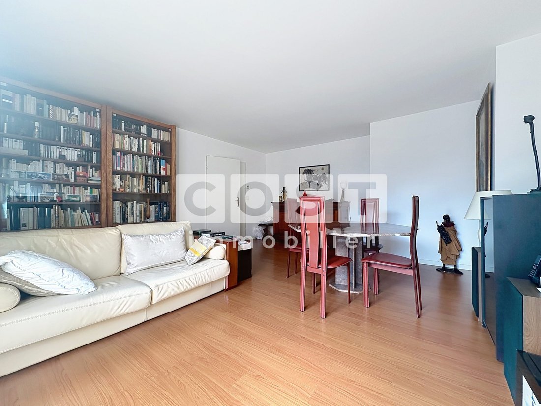 Apartment in Bois-Colombes, Ile-de-France, France 2 - 19091645