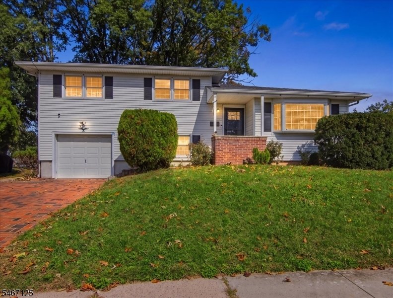 House in Metuchen, New Jersey, United States 1 - 19091546