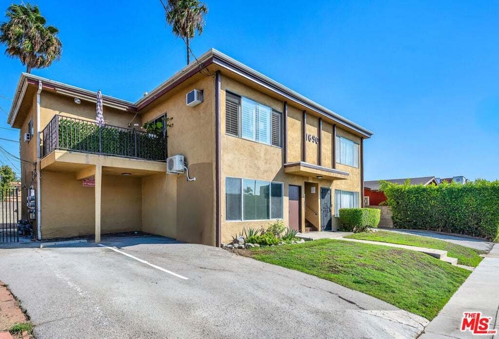 Los Angeles, California, United States 2 - 19090010