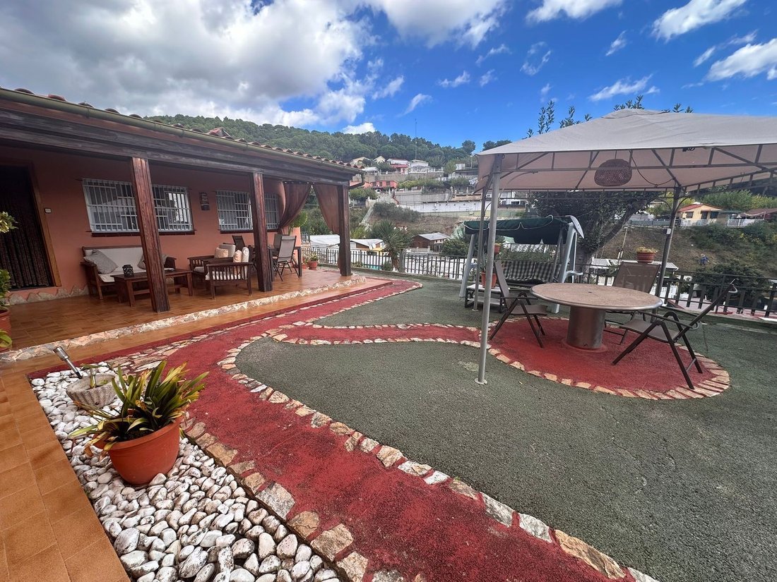 Chalet in Malgrat de Mar, Katalonien, Spanien 1 - 19086926