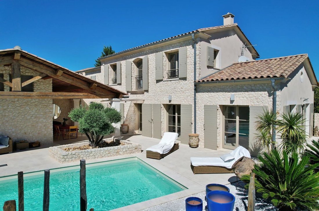 Finca en Uzès, Occitania, Francia 1 - 19090791