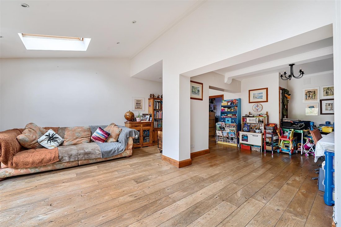 House in Pinner, Harrow, England 2 - 19089313