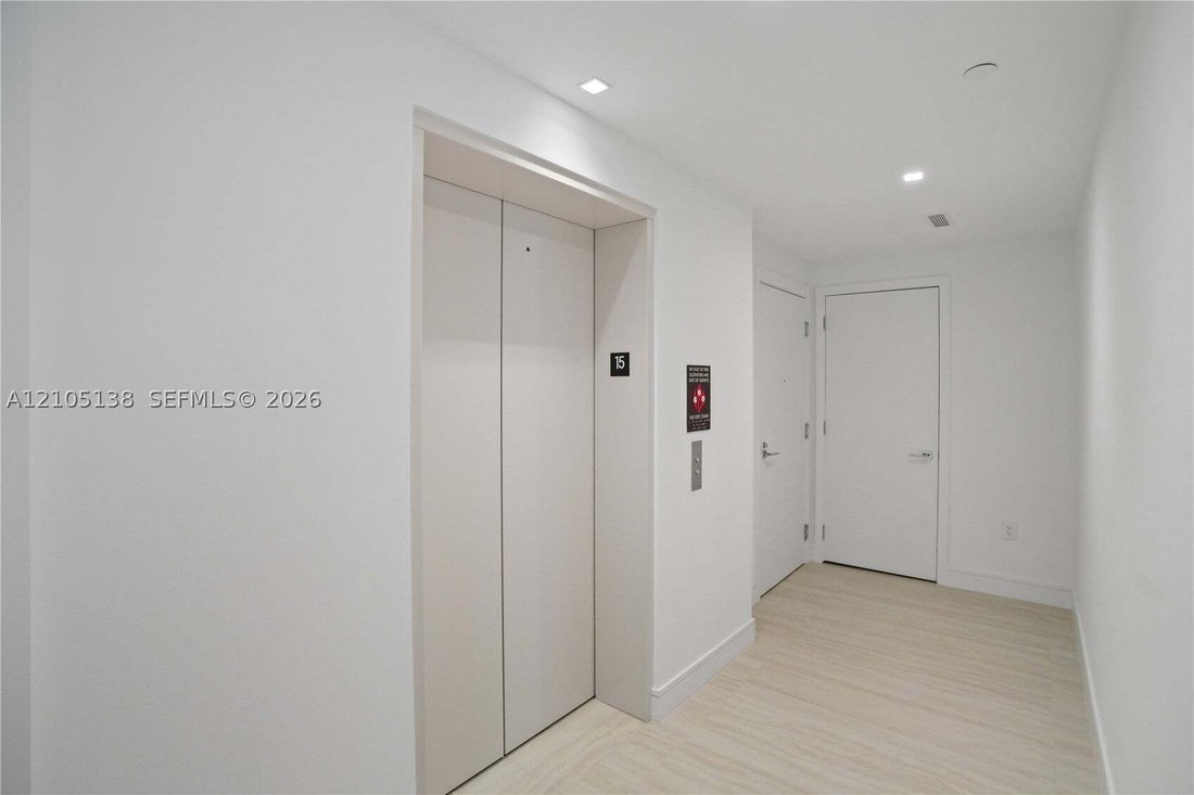 Condo in North Miami Beach, Florida, United States 2 - 19089708