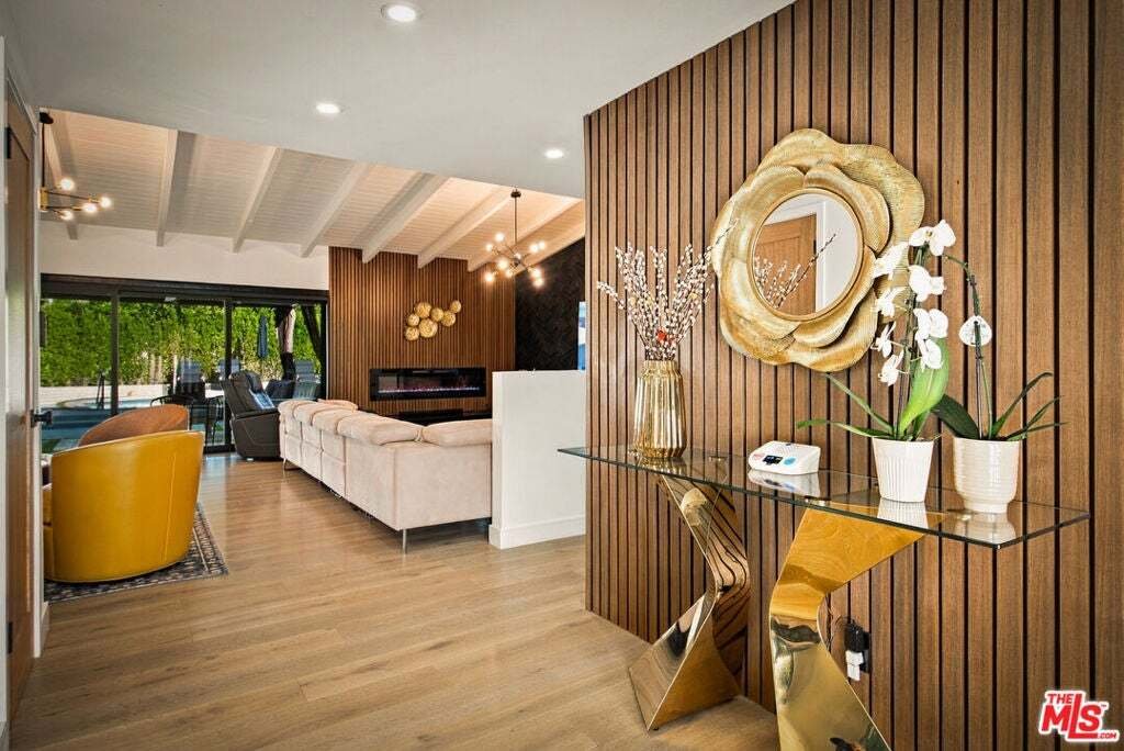House in Los Angeles, California, United States 4 - 19090029