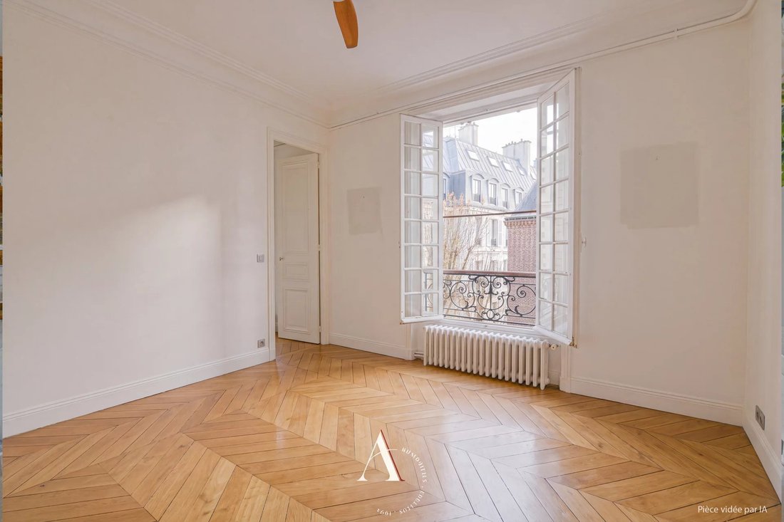 Appartamento a Clichy-Trinité, Paris 9e Arrondissement, Parigi 4 - 19087531