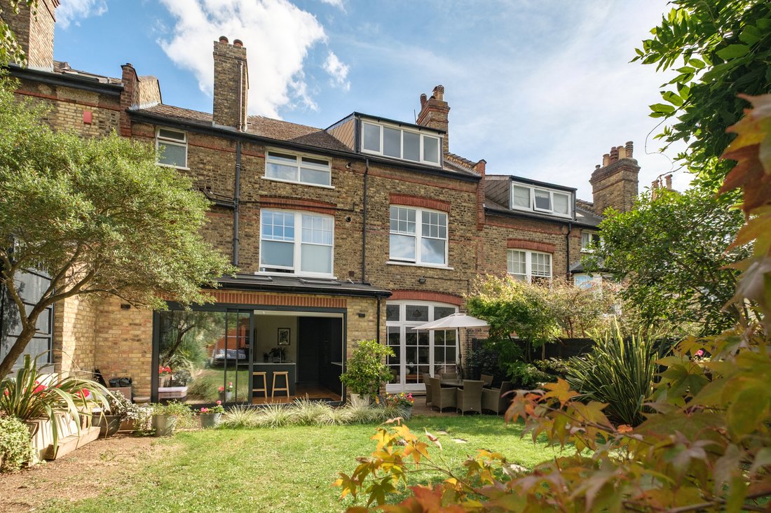 House in Muswell Hill, Haringey, England 3 - 19092013