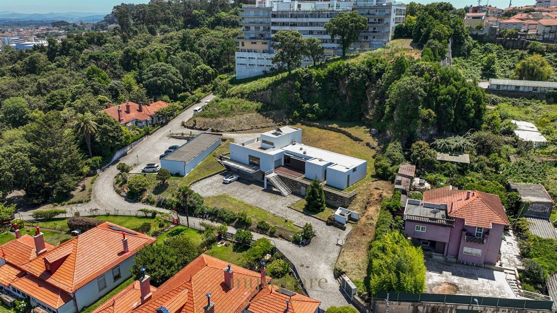 Haus in Mafamude und Vilar do Paraiso, Distrikt Porto, Portugal 1 - 19089252