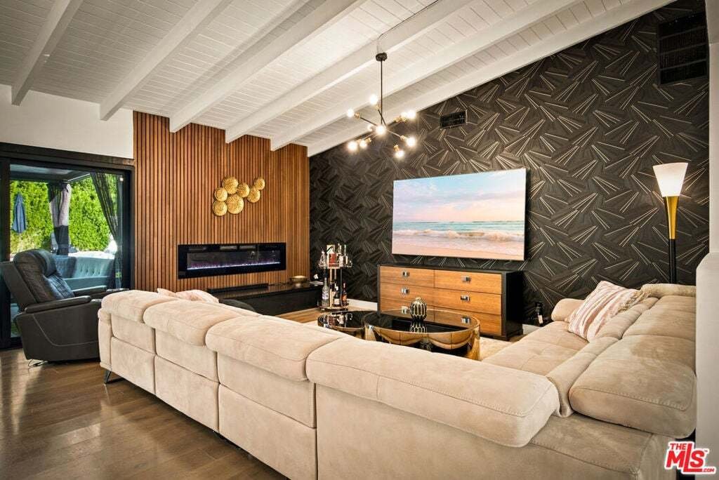 House in Los Angeles, California, United States 5 - 19090029