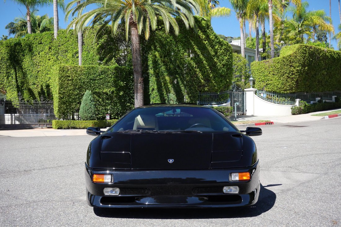 Coupe in West Hollywood, CA, United States 4 - 19089018