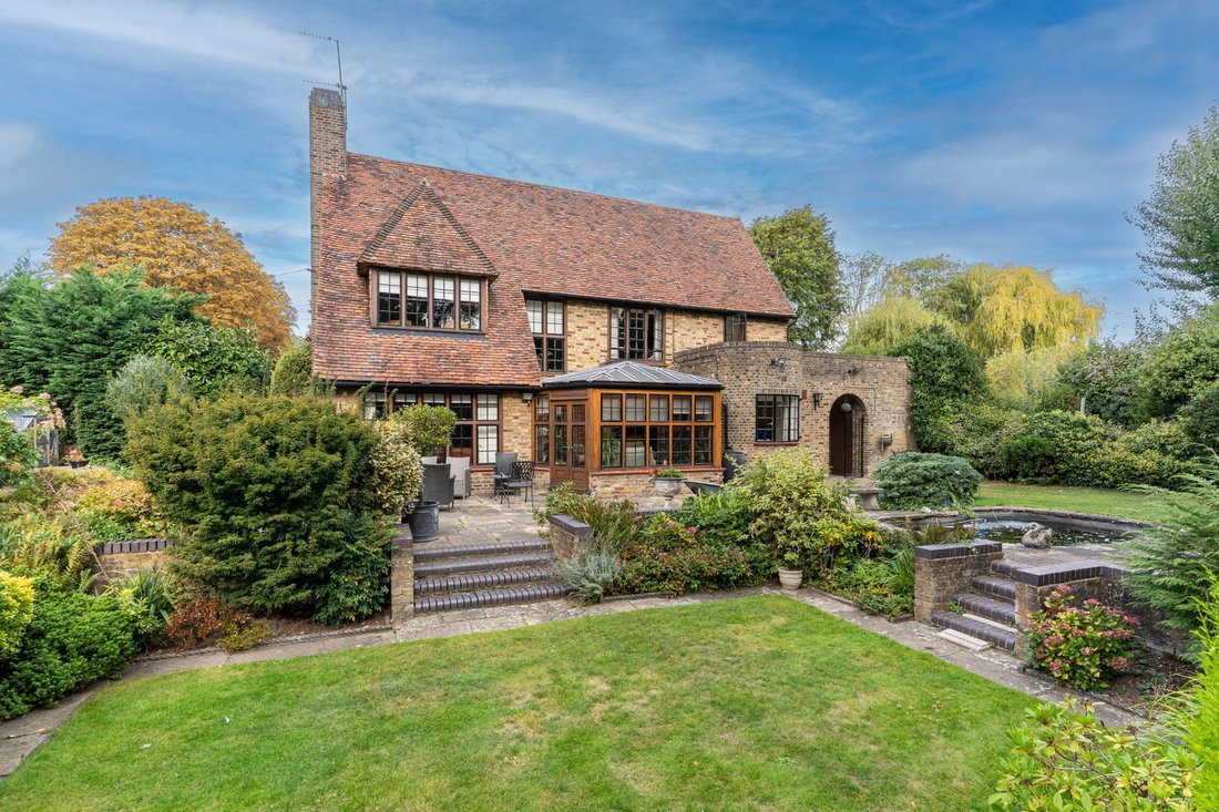 House in Gidea Park, Romford, England 3 - 19092313