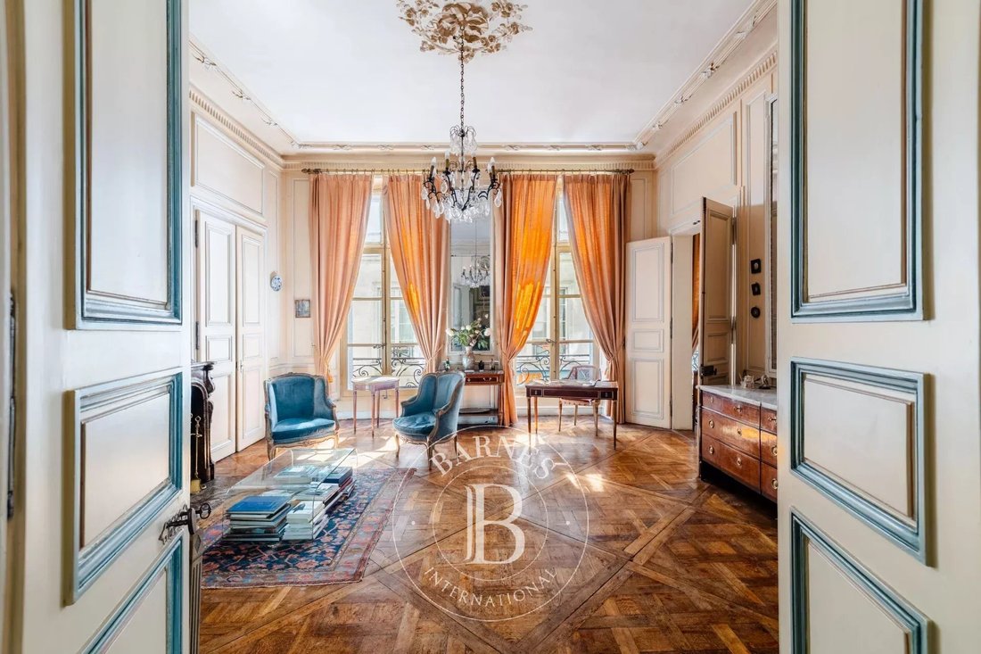 Apartment in Île Saint Louis, Paris 4e Arrondissement, Paris 3 - 19092266