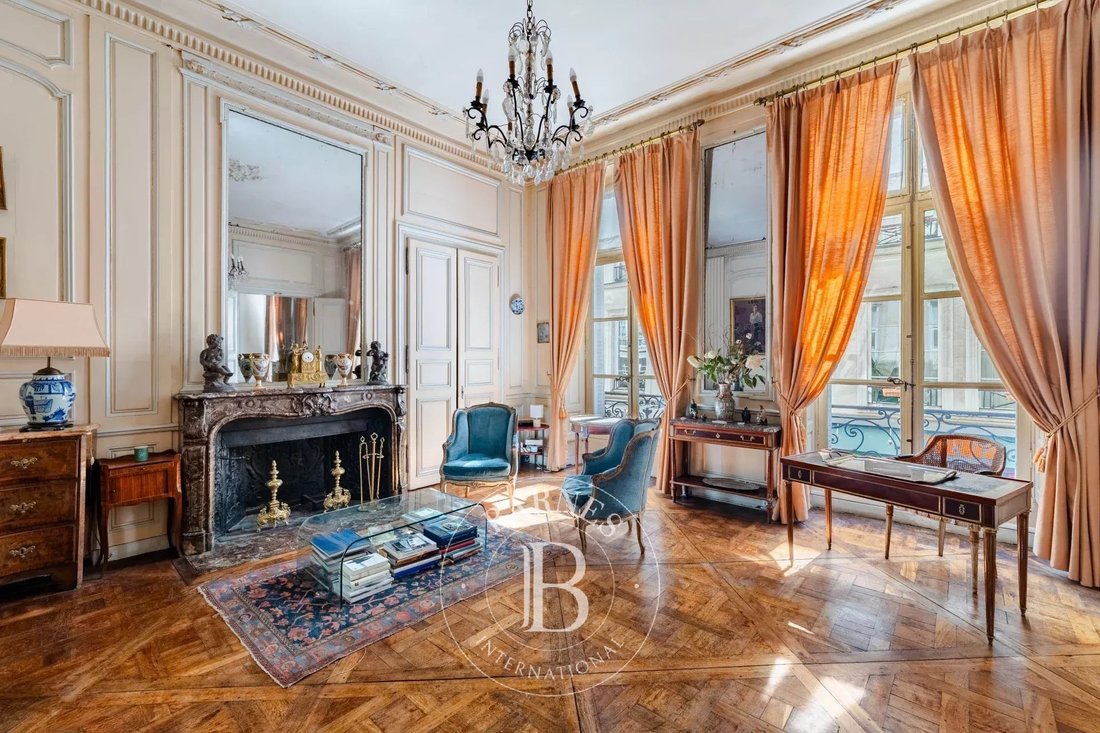 Apartment in Île Saint Louis, Paris 4e Arrondissement, Paris 2 - 19092266