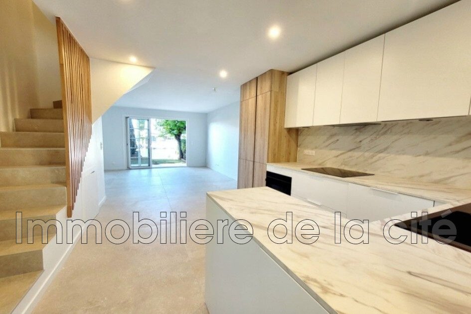 Villa en Grimaud, Provenza-Alpes-Costa Azul, Francia 2 - 19092471