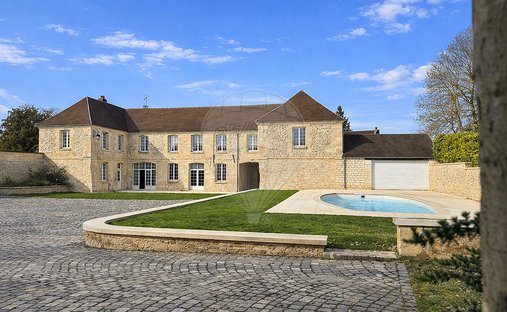 Maisons de campagne à Senlis, Hauts-de-France, France 1