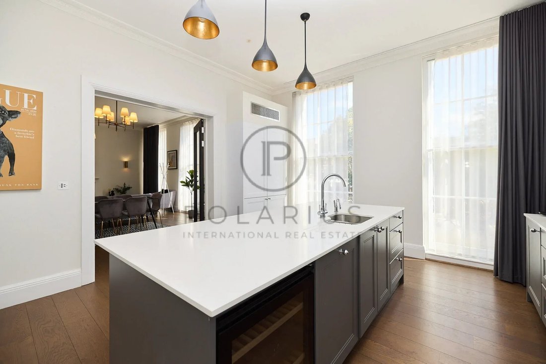 Apartment in WC2, Westminster, England 3 - 19092556