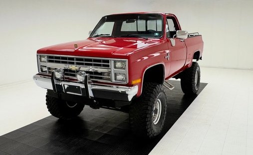 82 857 Miles/350ci TBI V8/700R4 Auto/6" Lift Kit/Stunning Presentation in Morgantown, United States 1