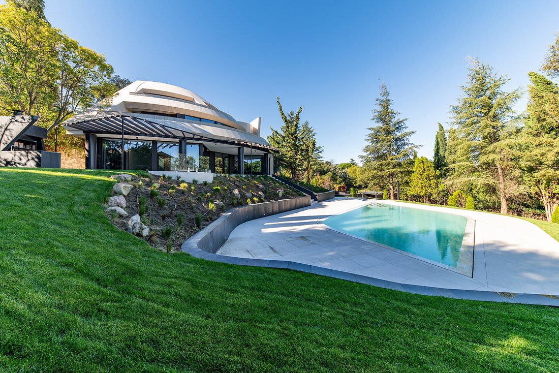 Chalet in La Moraleja, Alcobendas, Autonome Gemeinschaft Madrid 3 - 19093511
