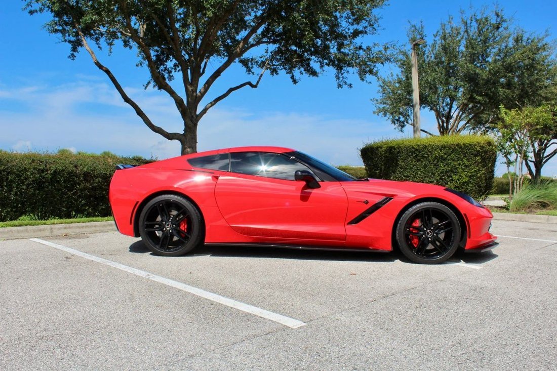 Coupe in Sarasota, FL, United States 2 - 19093212