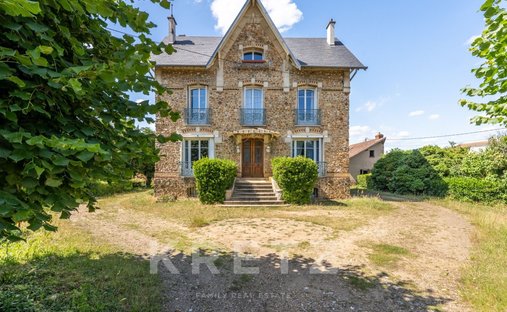 Maison à Trait Union, Aubergenville, France 1