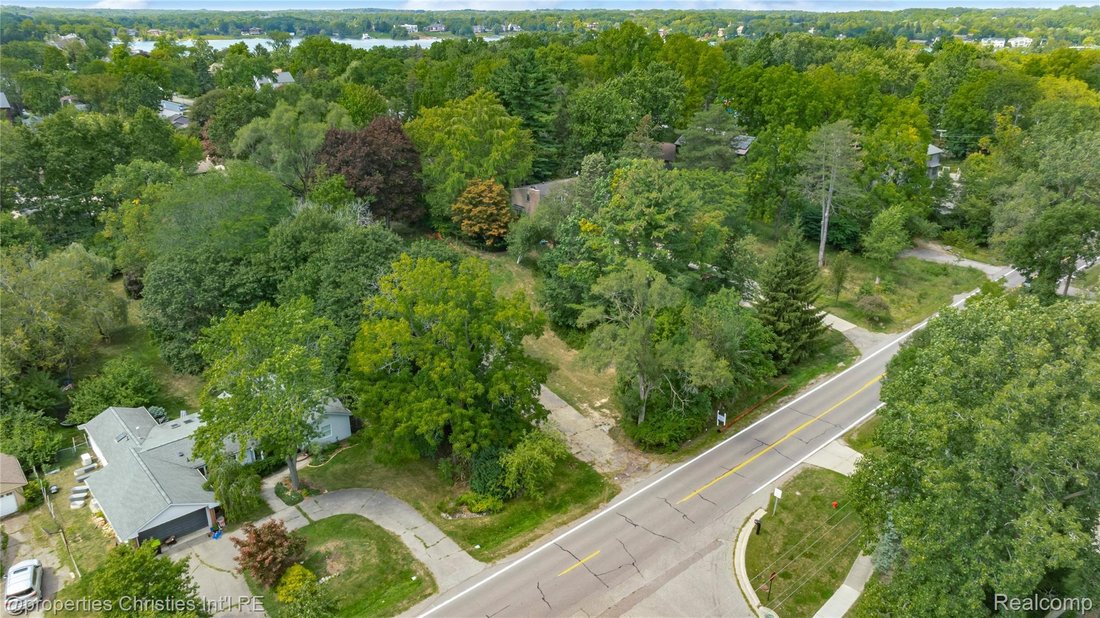 House in Farmington Hills, Michigan, United States 3 - 19092813
