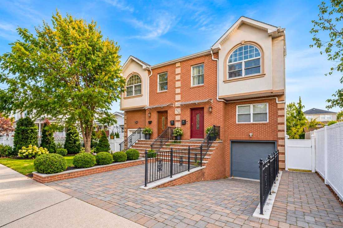 Townhouse in Secaucus, New Jersey, United States 2 - 19093290