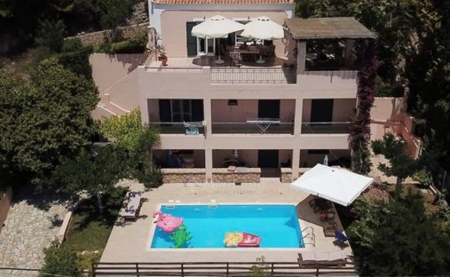Villa in Koinotita Portoxeliou, Kranidi, Greece 1