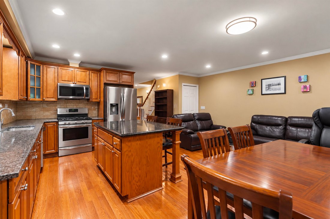 Townhouse in Secaucus, New Jersey, United States 3 - 19093290