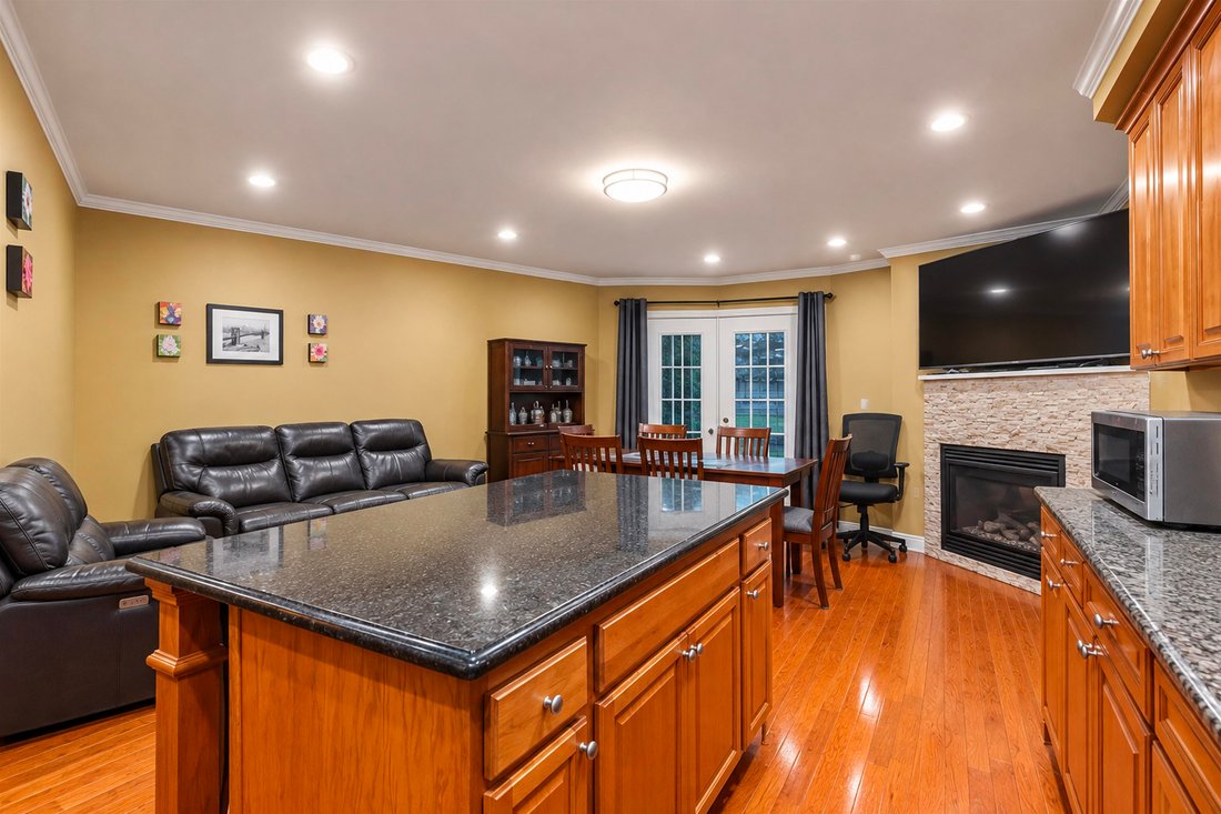 Townhouse in Secaucus, New Jersey, United States 4 - 19093290
