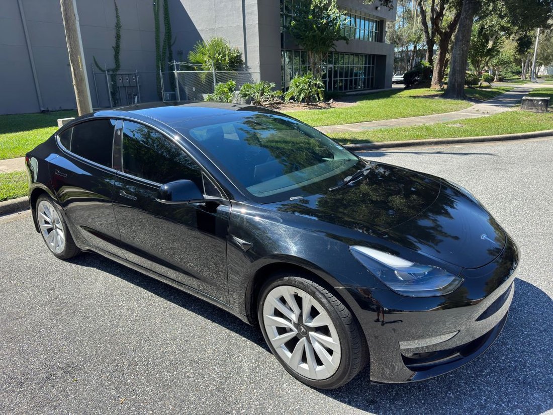 Sedan in Orlando, FL, United States 3 - 19093106