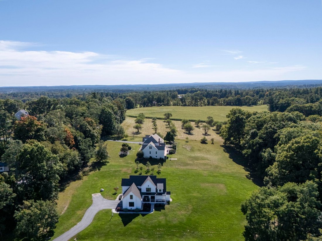 House in Epping, New Hampshire, United States 2 - 19093277