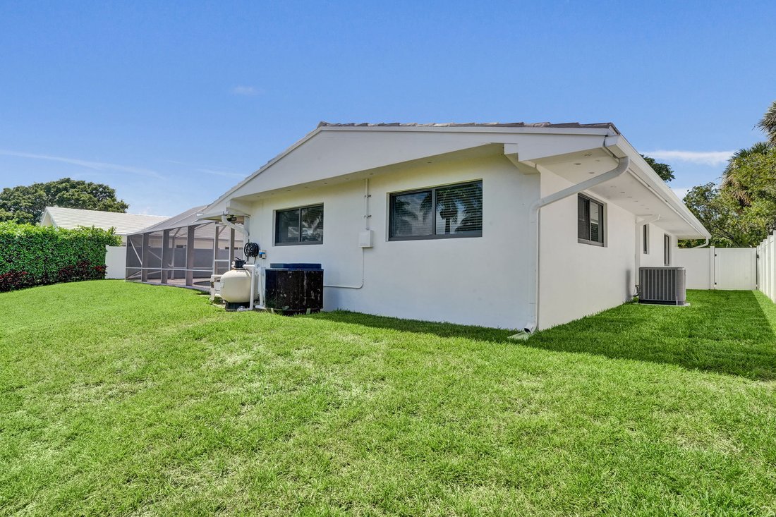Oakland Park, Florida, United States 5 - 19092952