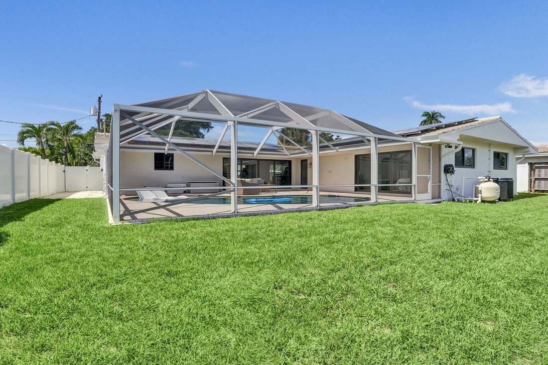 Oakland Park, Florida, United States 3 - 19092952