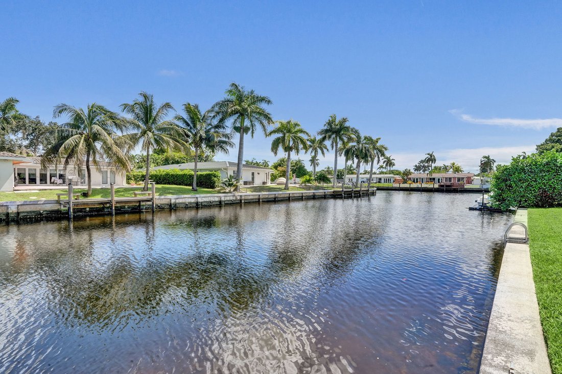 Oakland Park, Florida, United States 4 - 19092952
