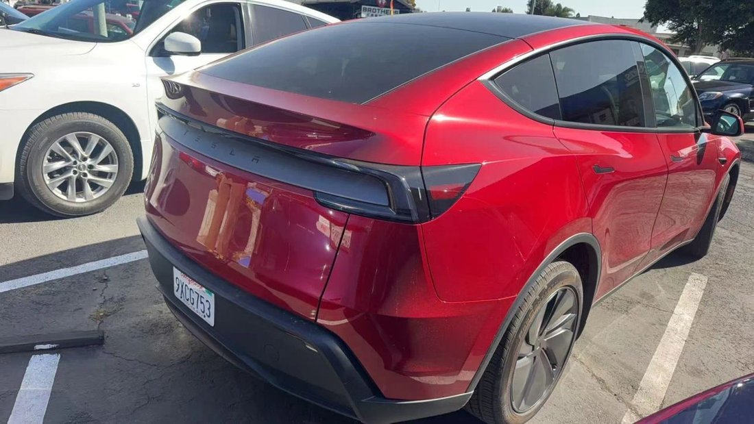 Suv in Costa Mesa, CA, United States 2 - 19093082