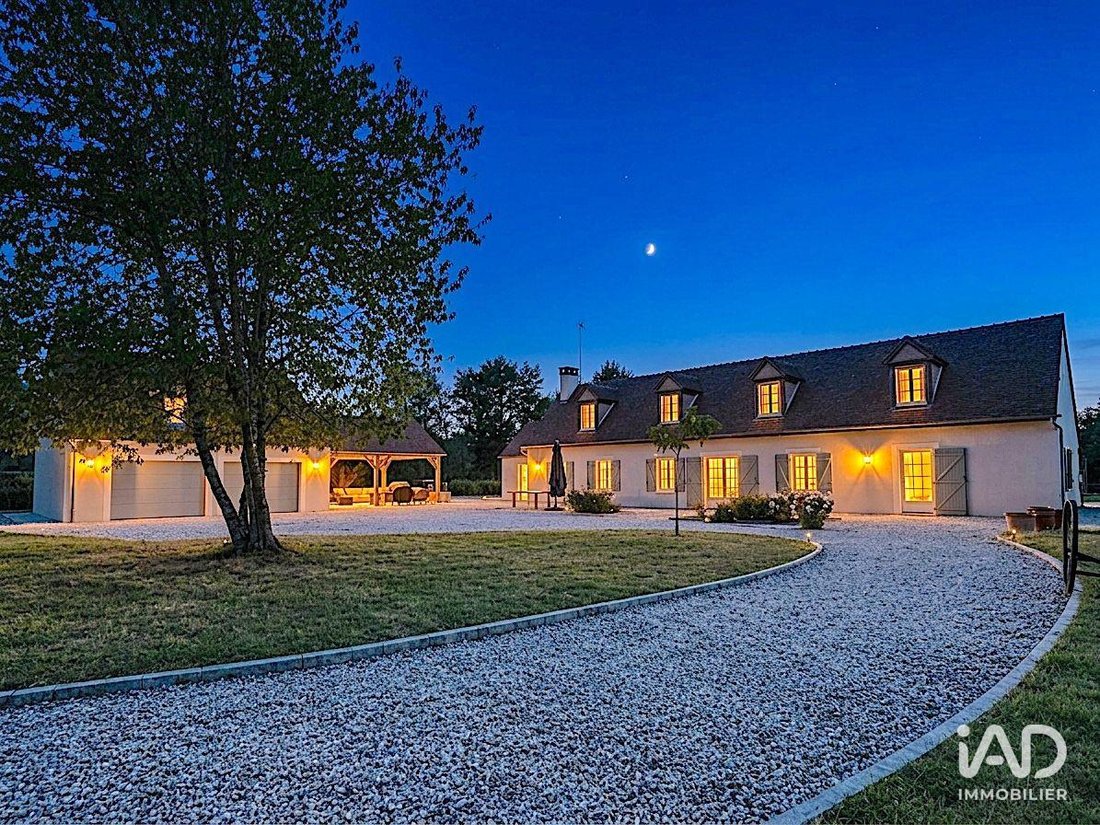 Casa a Ouzouer-des-Champs, Centro-Val della Loira, Francia 1 - 19093671