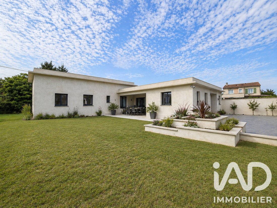 House in Caumont-sur-Durance, Provence-Alpes-Côte d'Azur, France 2 - 19093726