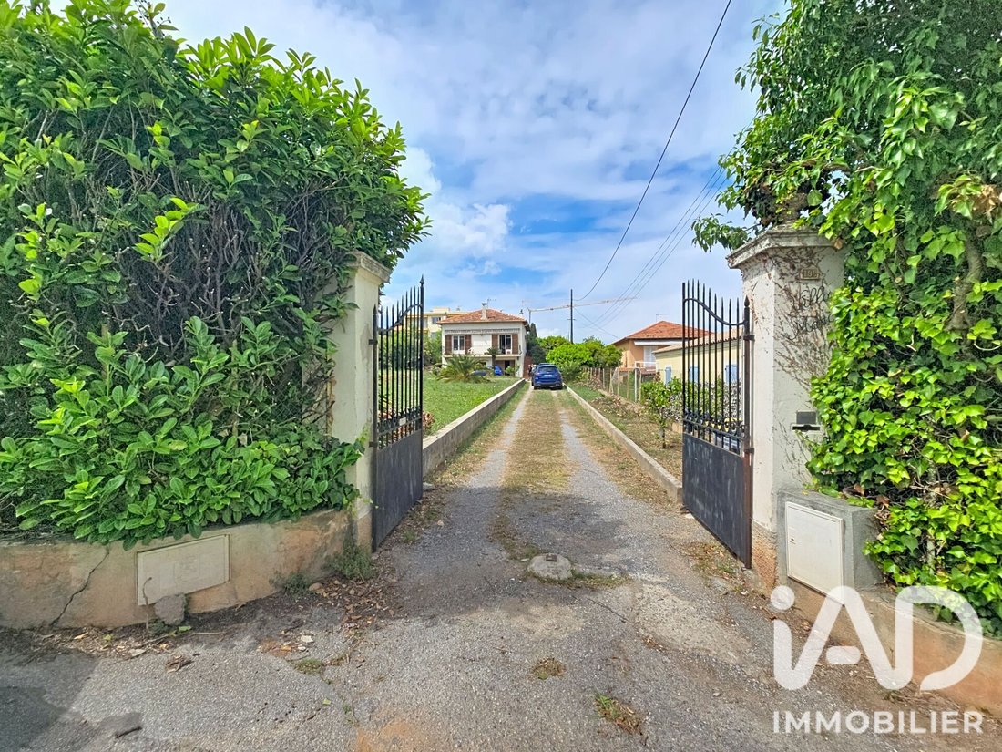 Maison à Saint-Laurent-du-Var, Provence-Alpes-Côte d'Azur, France 1 - 19093737
